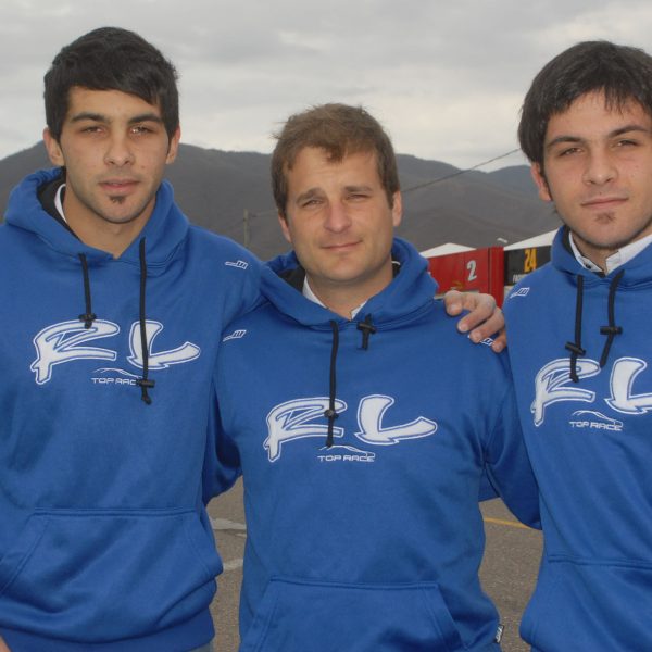 6040 Buzo Frisa Canguro c capucha (34)